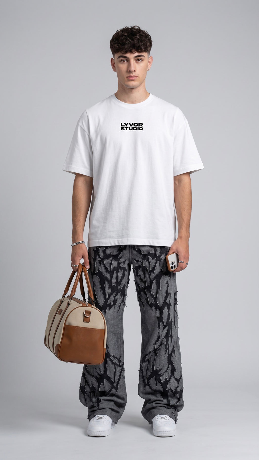 LIVIN WHITE OVERSIZED T-SHIRT